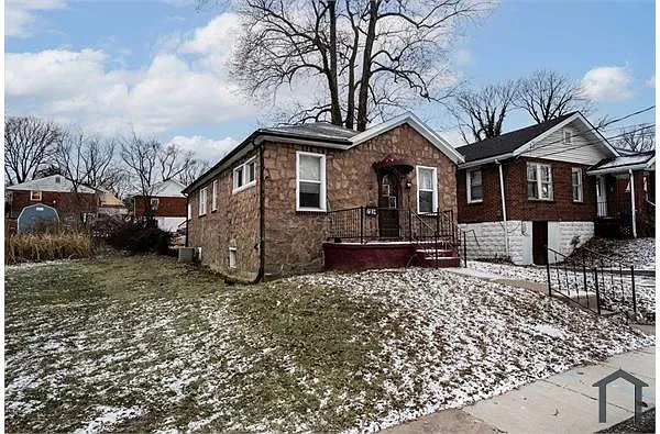 Building Photo - 7316 Park Dr