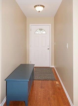 2nd image of 1121 Country Glen Ln