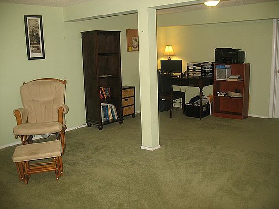 4th image of 63 Valerie Ct