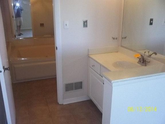 5th image of 5950 Lake Bluff Dr Floor 7