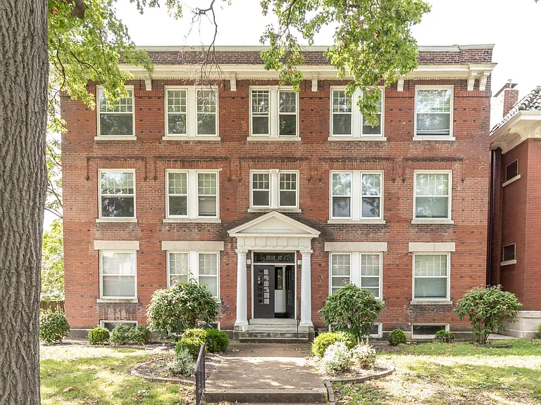 6042 Kingsbury Ave #3W — Photo 1