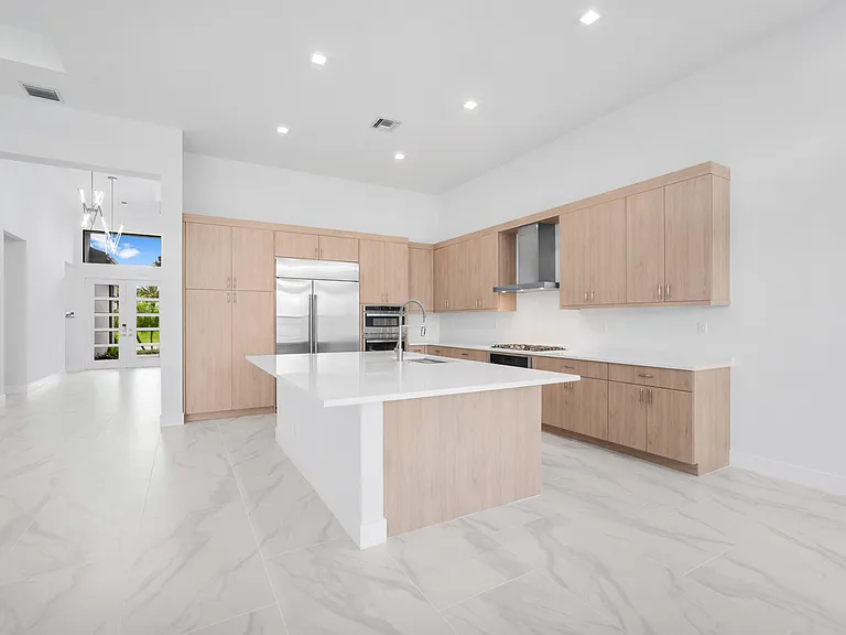 20262 Rosewood Garden Way — Photo 9