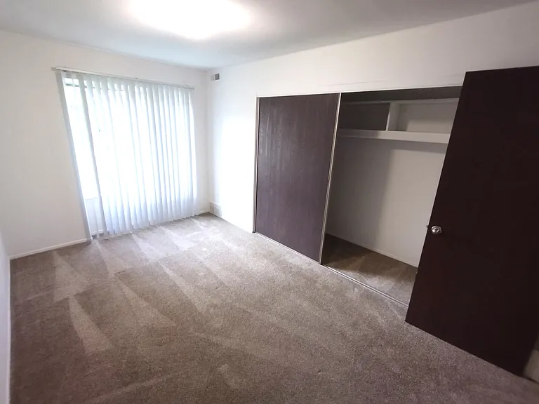 Charter Oaks Apartments — Photo 49