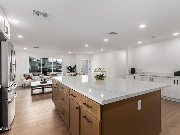 5th image of 8401 E SAN MIGUEL Avenue