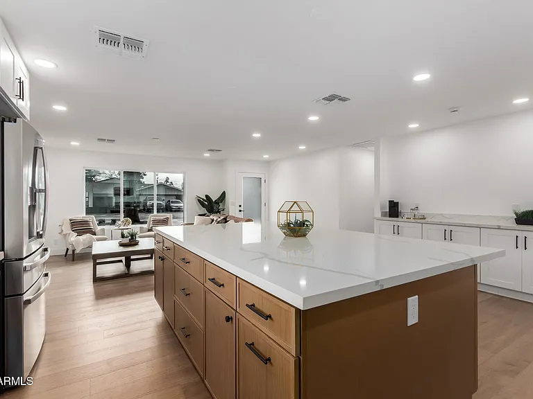 8401 E San Miguel Ave — Photo 7