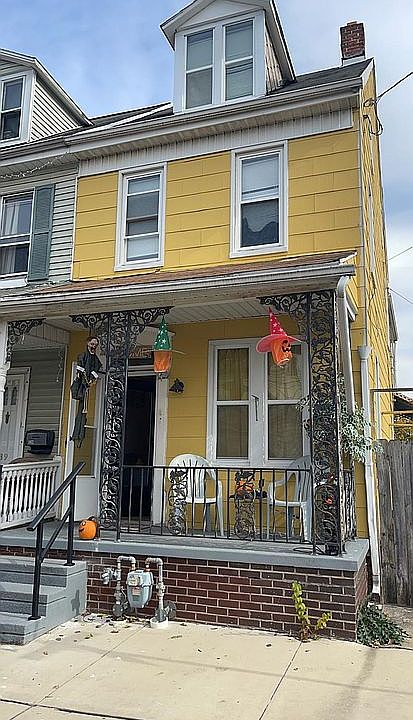 2nd image of 541 Girard Ave