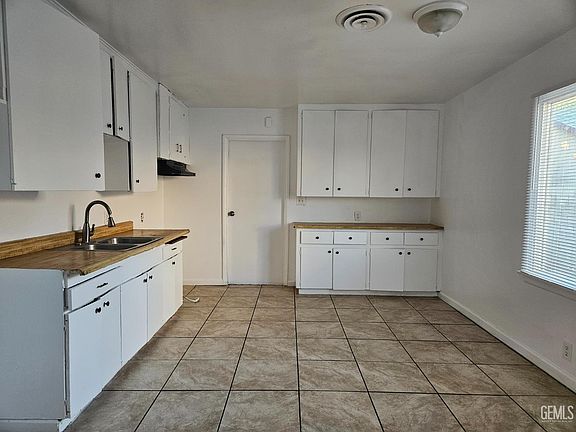 4th image of 144 Rodriguez Ave