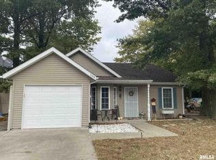 100 Noah Ln, Carterville, IL 62918