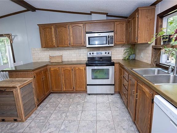 4th image of 321 Saddlebrook Dr