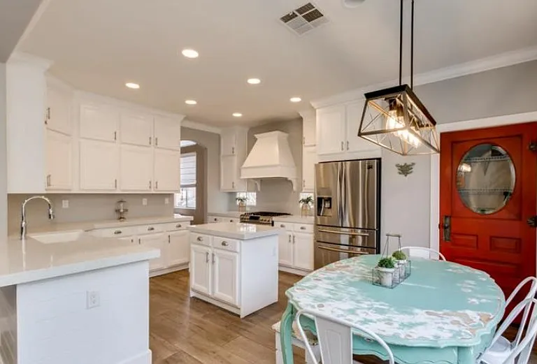 8212 Burgesshill Ave — Photo 5