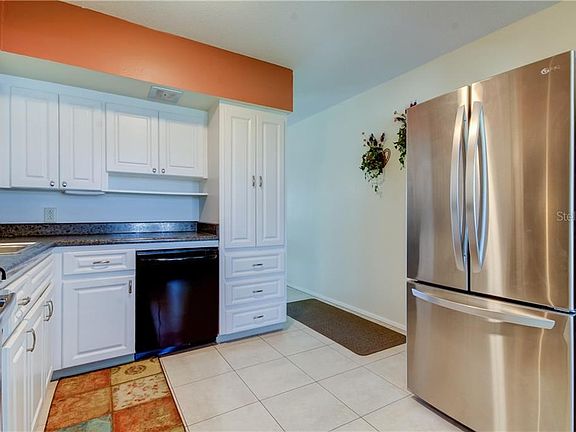 3rd image of 2448 Columbia Dr APT 58