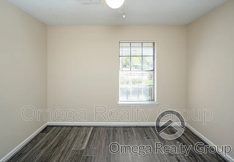 5827 Darien Dr — Photo 19