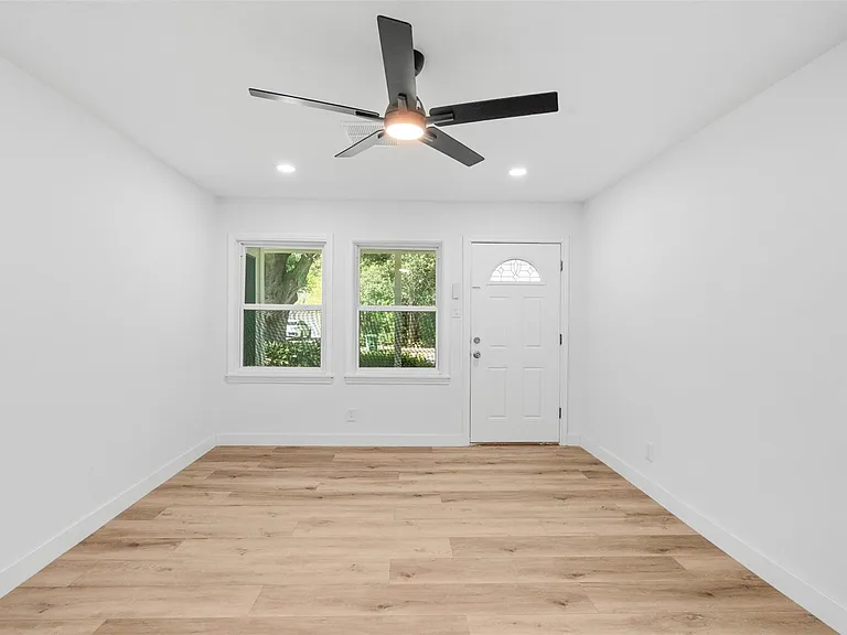 5023 Cosby St — Photo 8