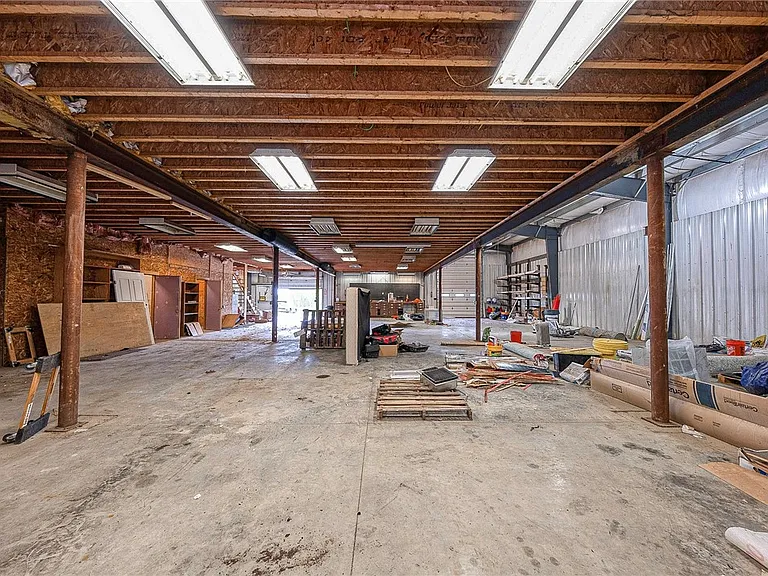 215 Hawk Hill Dr — Photo 11