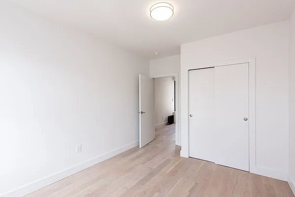 Rented by Nooklyn NYC LLC | media 25