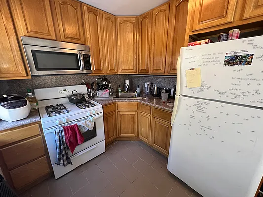 Rented by Capri Jet Realty Corp | media 12