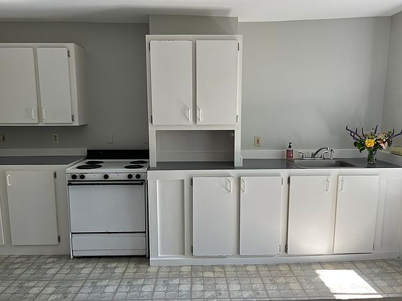 2nd image of 18 Cushing St APT 2