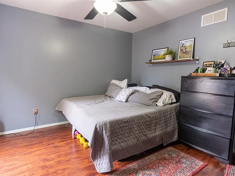23400 Reynolds Ave — Photo 19