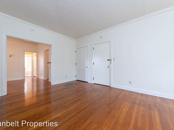 5th image of 1926 Market Ave N #B2