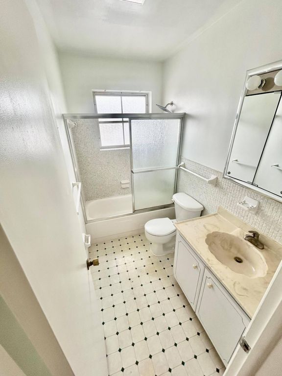 350 S Cypress Road #521, photo 7