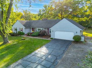10143 Whipple Tree Ln, Clarkston, MI 48348