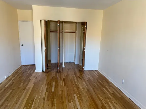 2546 East 13th Street image 12 of 24