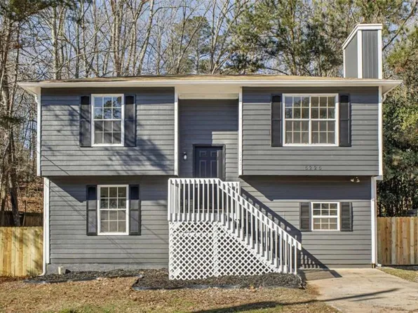 5225 Forest Downs Ln S, Atlanta, GA 30349
