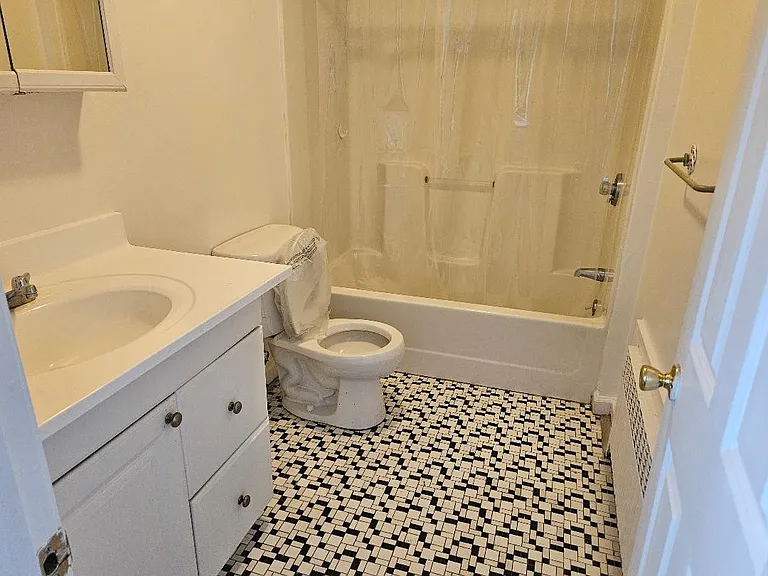 1781 State St — Photo 10