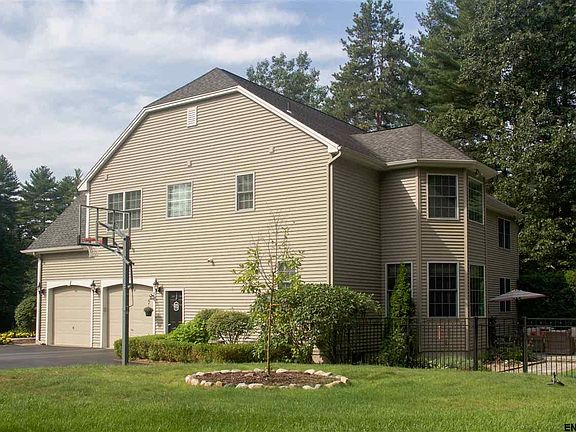 3rd image of 3 Lilac Ln