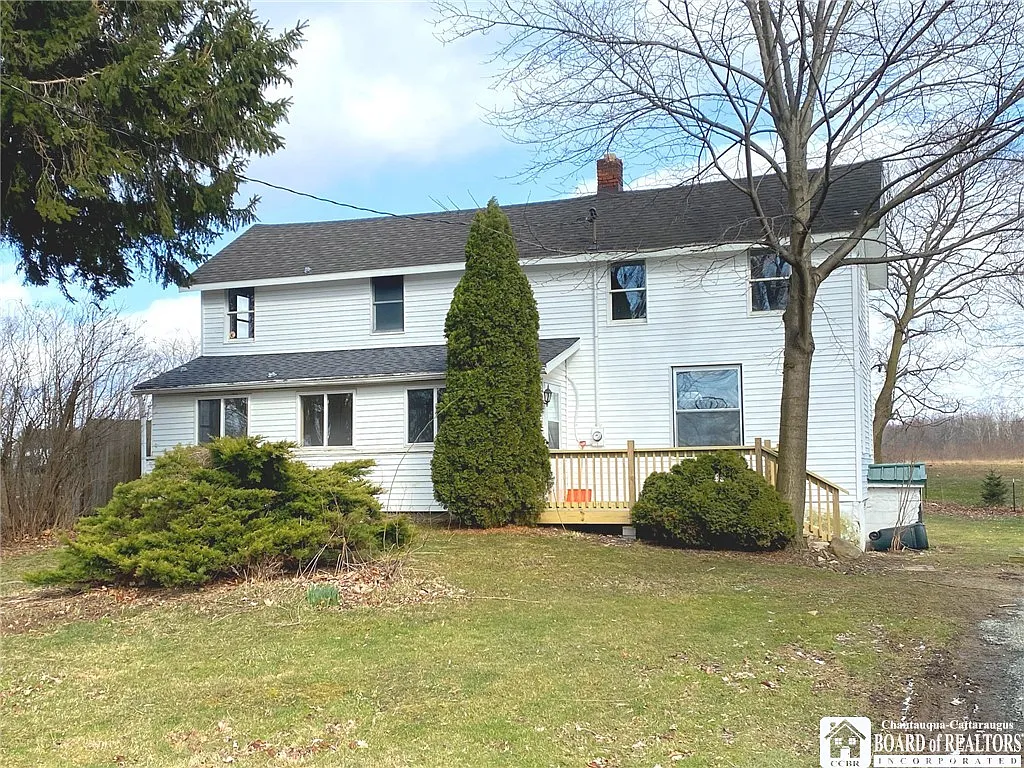 115 Lake Ave photo 1