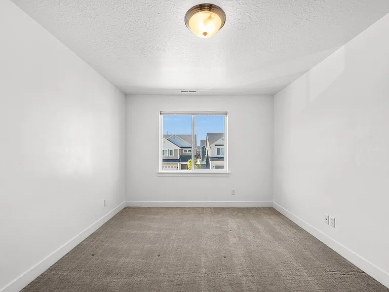 974 W Rutledge Rd — Photo 22