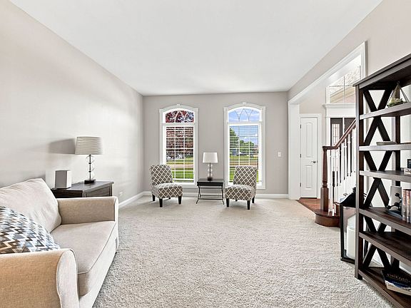 5th image of 16418 Mueller Cir