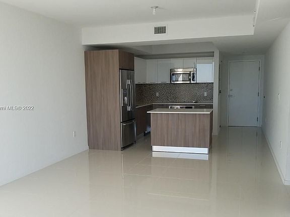 5th image of 5300 Paseo Dr #1012