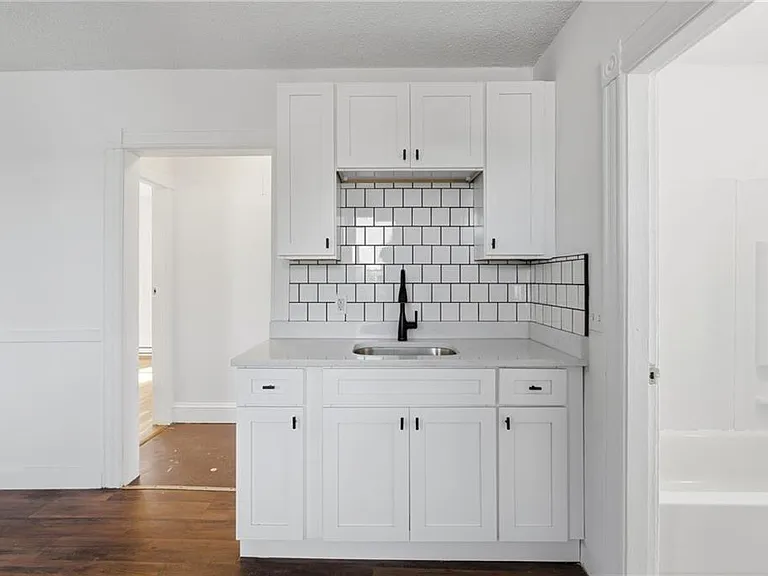 5 Peter St #1 — Photo 5