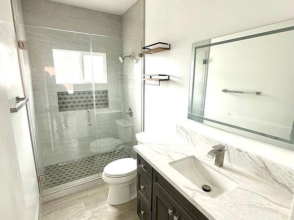 2nd image of 2032 Wesleygrove Ave
