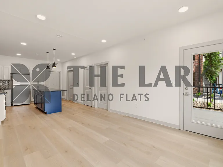 721 W Maple St #1000 — Photo 10