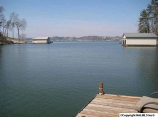 75 Signal Point Dr, Guntersville, AL 35976