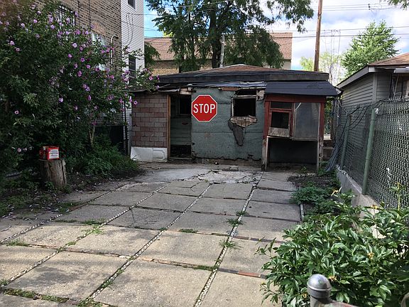 3rd image of 3252 W 23rd St #House