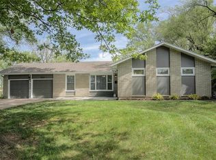 4024 E Red Bridge Rd, Kansas City, MO 64137