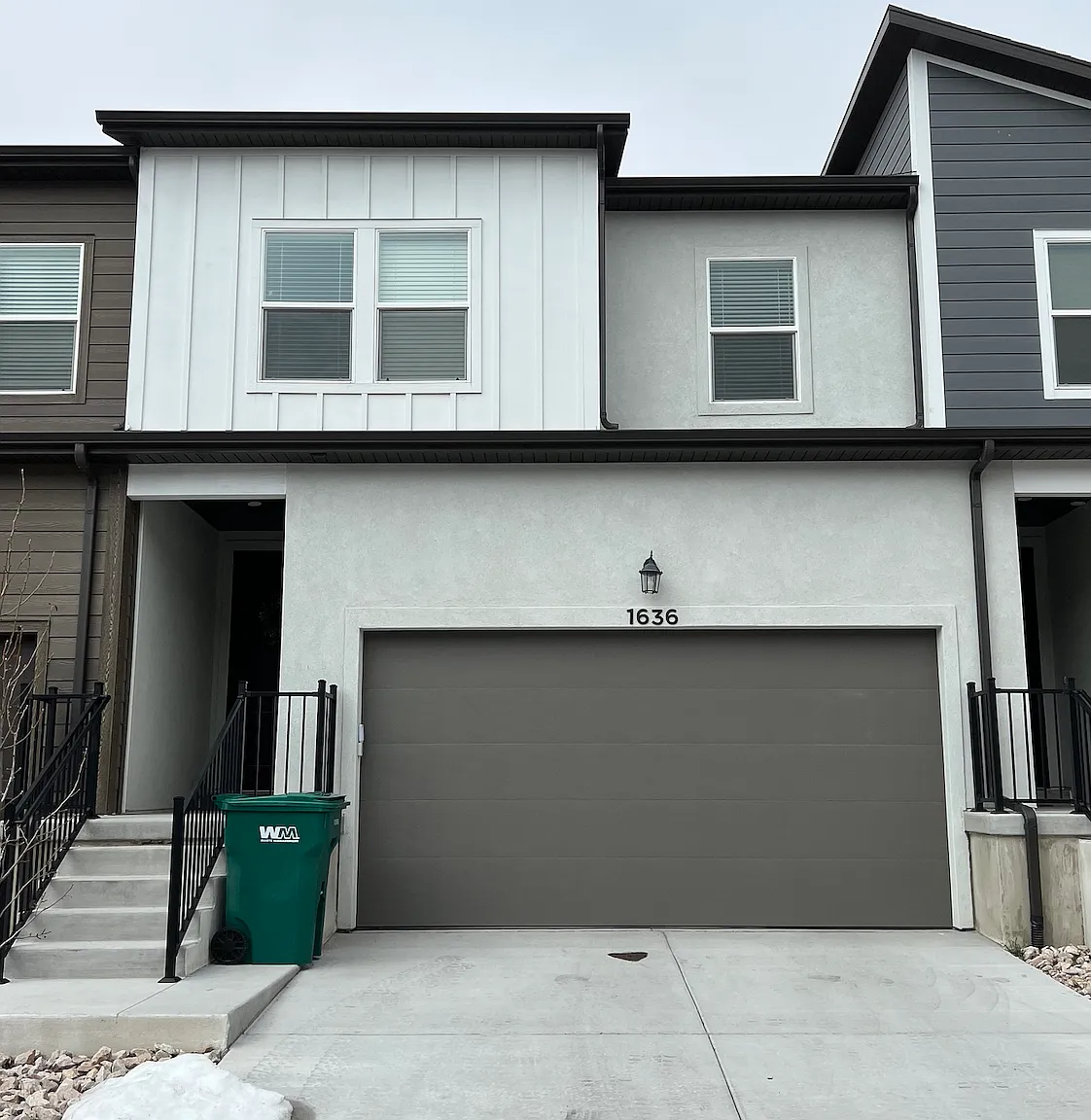 4 bed, 3.5 bath, 2300 sqft, $2,200 — Photo 1