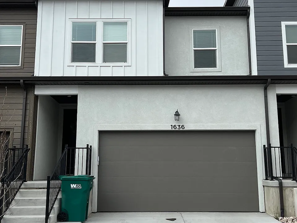1636 N 4030 W