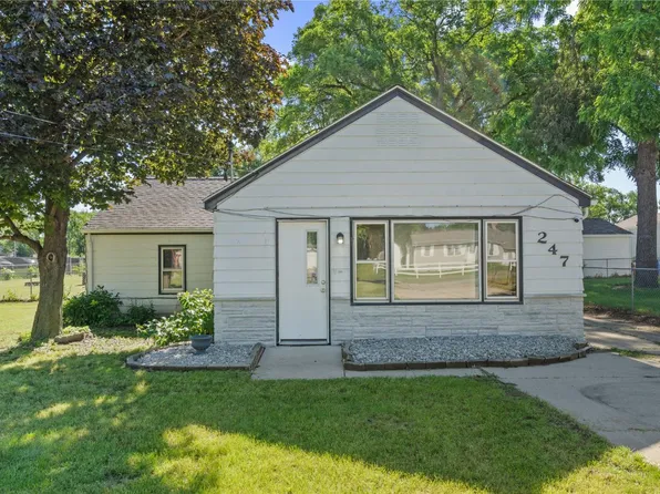 247 S Evans Rd, Evansdale, IA 50707