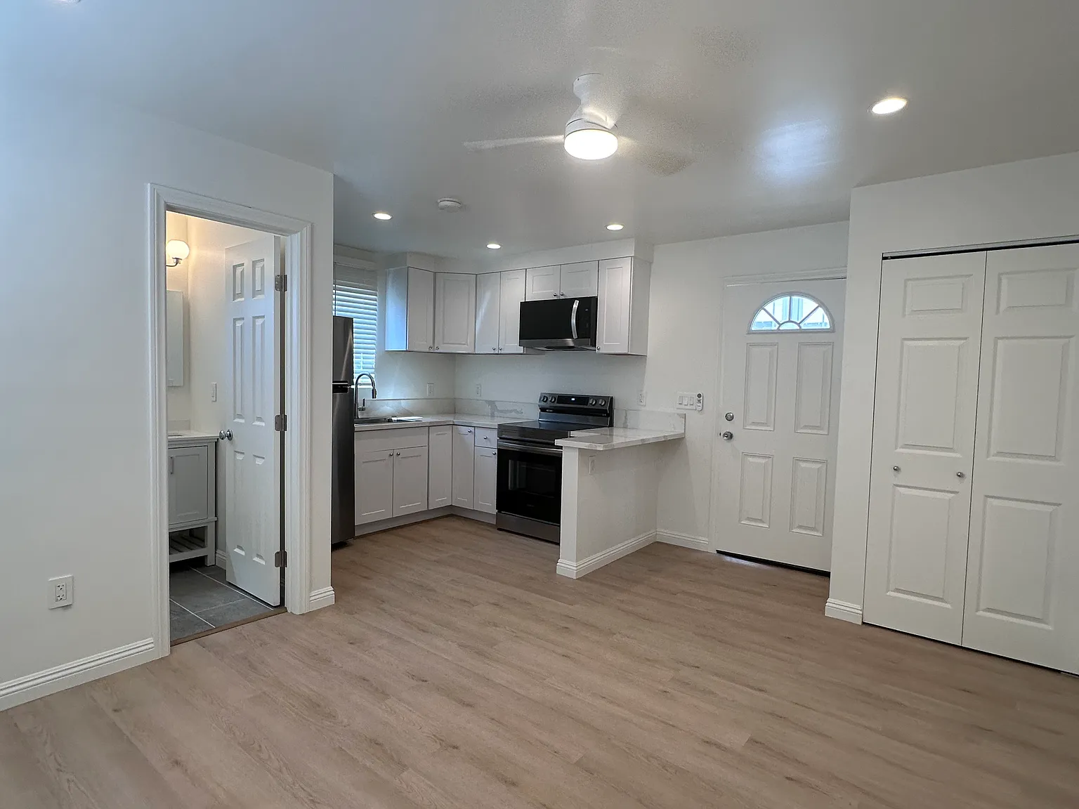 Studio, 262 sqft, $1,495 — Photo 2