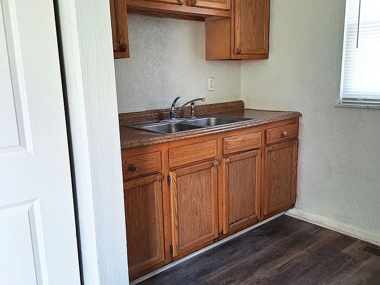 275 Medford St — Photo 2