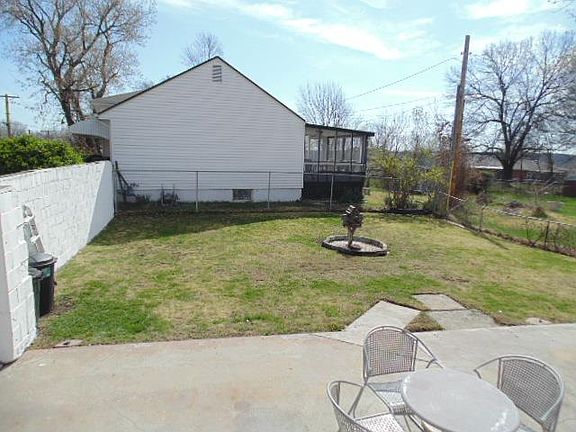 3rd image of 7301 Myrtle Ave