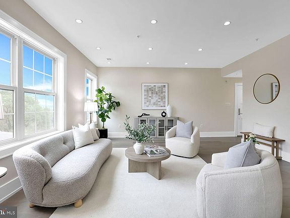 2nd image of 16 17th St NE #312