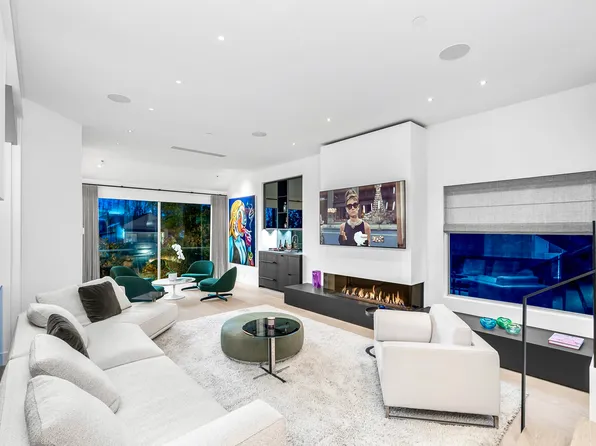 4416 W 1st Ave, Vancouver, BC V6R 4J4