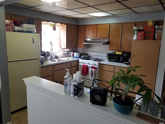 5th image of 240 Kirkman Ave Floor 2