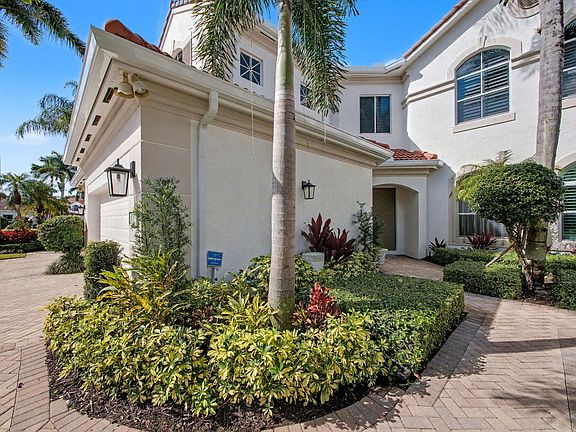 2nd image of 118 Palm Bay Dr. #A