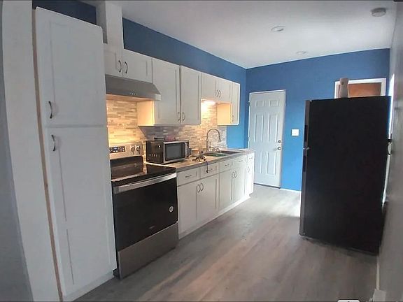 3rd image of 1002 N Main St #1/2